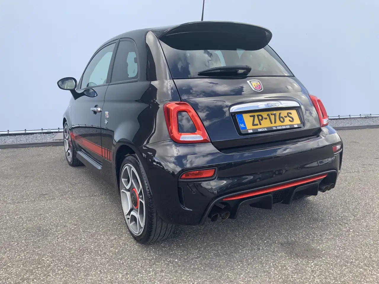 Fiat 500C Abarth 1.4 T-Jet 595 Automaat Euro 6 - Легковой автомобиль: фото 4 Fiat 500C Abarth 1.4 T-Jet 595 Automaat Euro 6 - Легковой автомобиль: фото 4