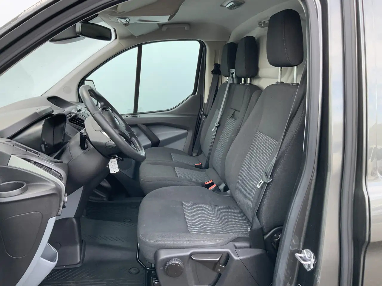 Ford Transit Custom 270 2.2 TDCI L1H1 Trend Airco Camera Cruise Dakdra - Легковой фургон: фото 4 Ford Transit Custom 270 2.2 TDCI L1H1 Trend Airco Camera Cruise Dakdra - Легковой фургон: фото 4