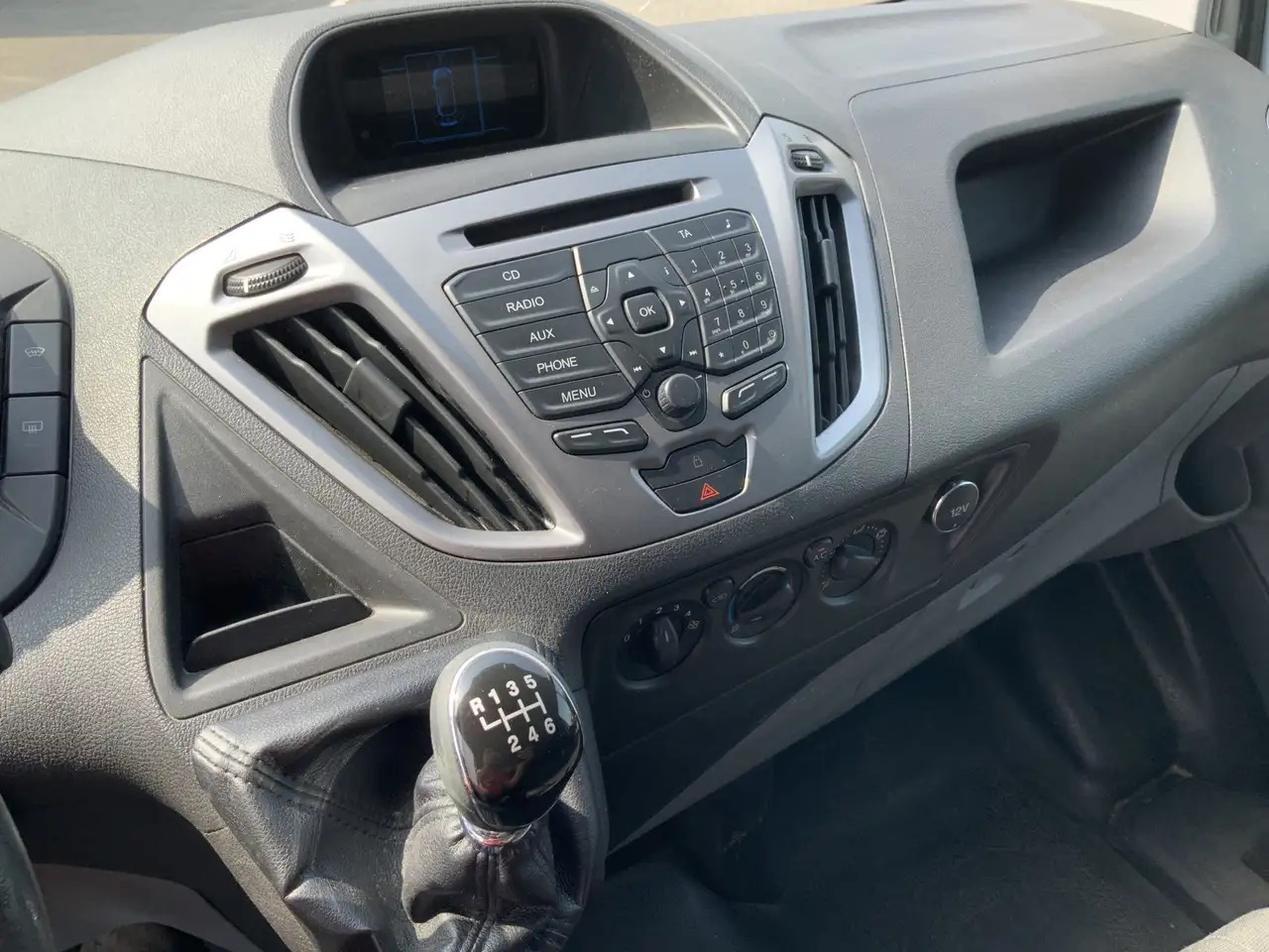 Ford Transit Custom 290 2.2 TDCI L1H2 Trend Airco Cruise 3 Zits Trekha - Цельнометаллический фургон: фото 4 Ford Transit Custom 290 2.2 TDCI L1H2 Trend Airco Cruise 3 Zits Trekha - Цельнометаллический фургон: фото 4