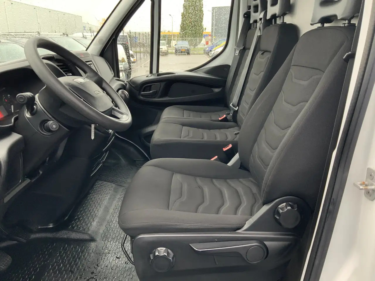 Iveco Daily 35S13V 2.3 352 H2 L3 Airco 3 Zits Opstap Euro 5 - Цельнометаллический фургон: фото 5 Iveco Daily 35S13V 2.3 352 H2 L3 Airco 3 Zits Opstap Euro 5 - Цельнометаллический фургон: фото 5