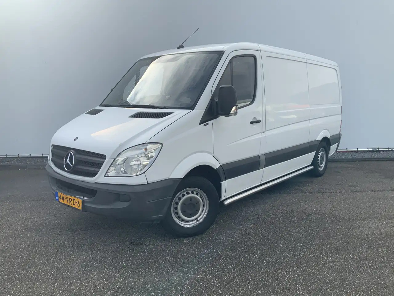 Mercedes-Benz Sprinter 211 2.2 CDI 366 L2 H1 Automaat 3 Zits Side Bar Tre - Цельнометаллический фургон: фото 1 Mercedes-Benz Sprinter 211 2.2 CDI 366 L2 H1 Automaat 3 Zits Side Bar Tre - Цельнометаллический фургон: фото 1