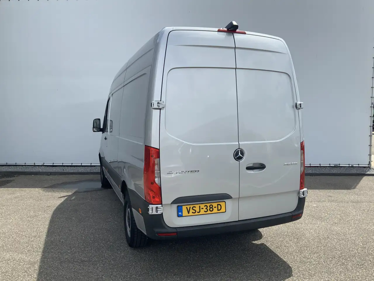 Mercedes-Benz Sprinter 315 1.9 CDI L2H2 Automaat 3 Zits Airco Navi Camera - Цельнометаллический фургон: фото 4 Mercedes-Benz Sprinter 315 1.9 CDI L2H2 Automaat 3 Zits Airco Navi Camera - Цельнометаллический фургон: фото 4