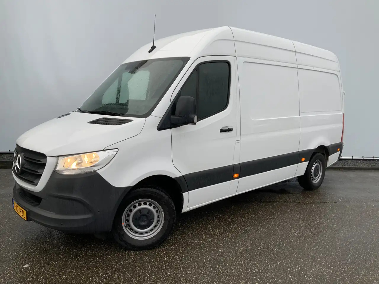 Mercedes-Benz Sprinter 317 1.9 CDI L2H2 Automaat Airco Cruise Navi Camera - Цельнометаллический фургон: фото 1 Mercedes-Benz Sprinter 317 1.9 CDI L2H2 Automaat Airco Cruise Navi Camera - Цельнометаллический фургон: фото 1