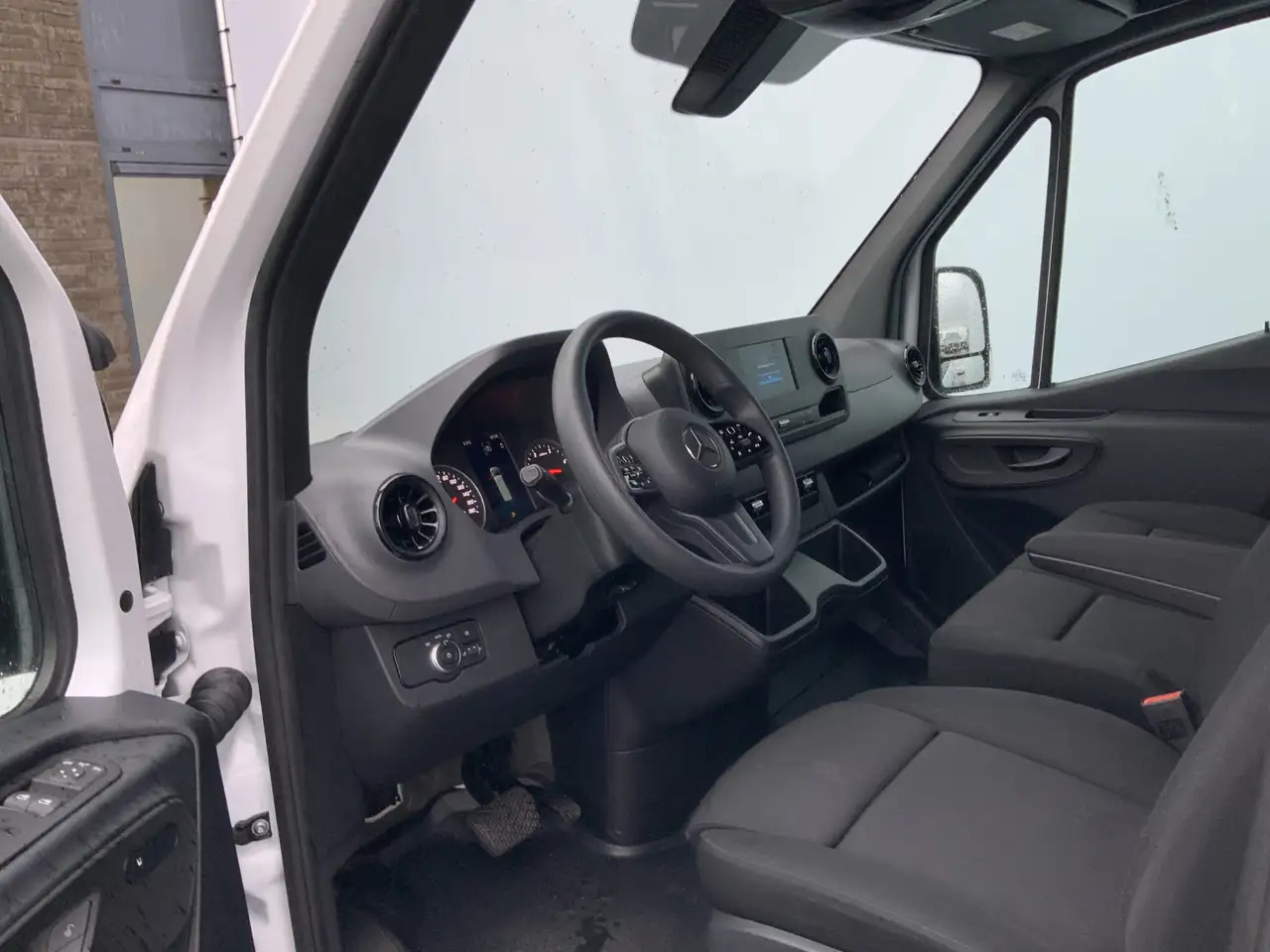 Mercedes-Benz Sprinter 317 1.9 CDI L2H2 Automaat Airco Cruise Navi Camera - Цельнометаллический фургон: фото 5 Mercedes-Benz Sprinter 317 1.9 CDI L2H2 Automaat Airco Cruise Navi Camera - Цельнометаллический фургон: фото 5