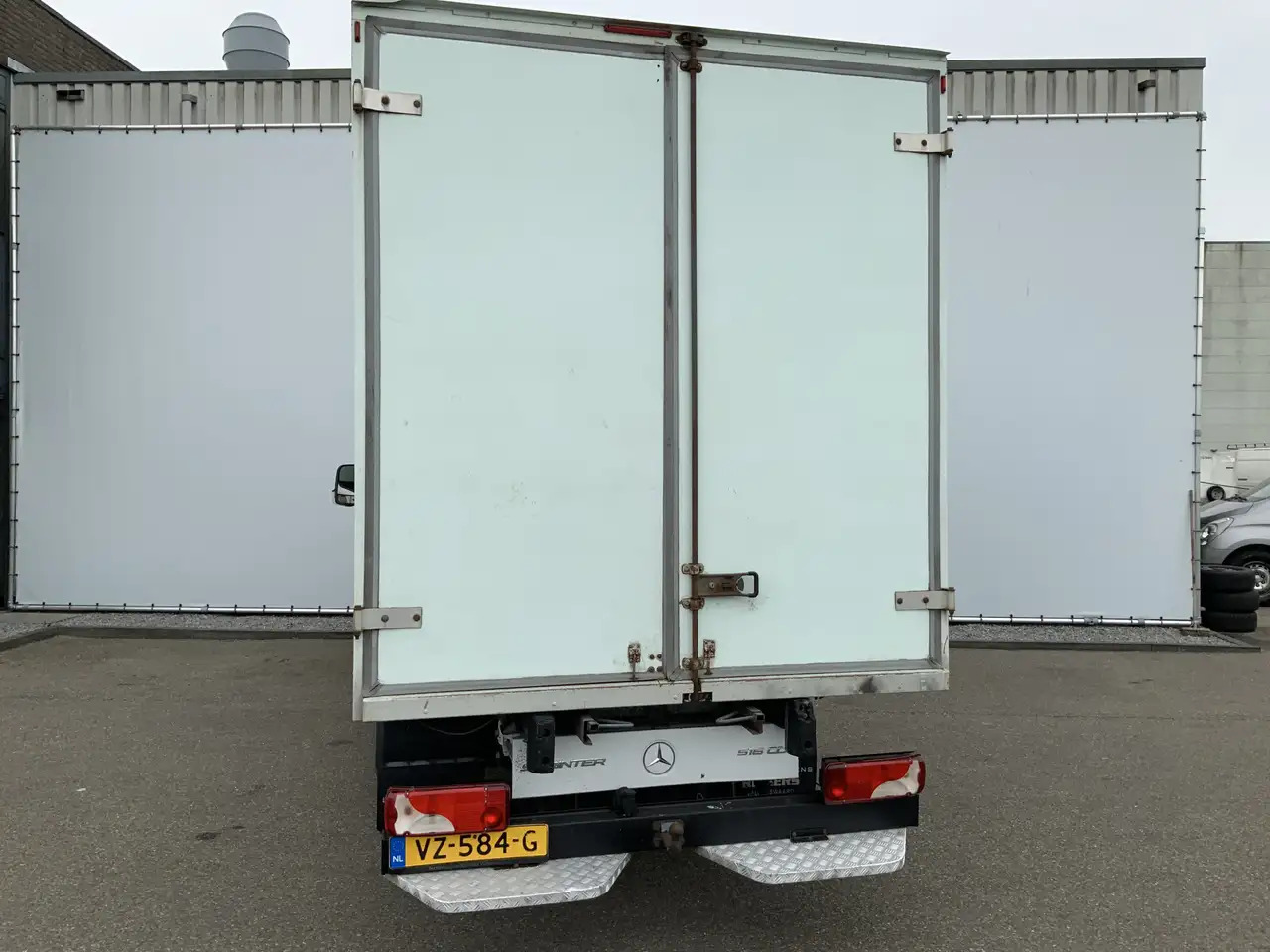 Mercedes-Benz Sprinter 516 2.2 CDI 432 Meubelbak&Deuren &Trap Airco 3 Zit - Фургон с закрытым кузовом: фото 2 Mercedes-Benz Sprinter 516 2.2 CDI 432 Meubelbak&Deuren &Trap Airco 3 Zit - Фургон с закрытым кузовом: фото 2