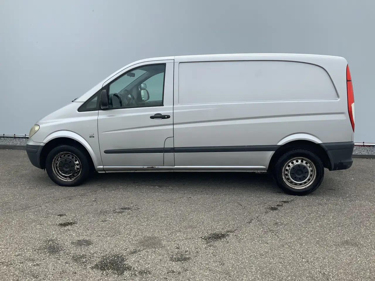 Mercedes-Benz Vito 111 CDI 320 Lang Verstuiver lek Airco Cruise 3 Zit - Легковой фургон: фото 3 Mercedes-Benz Vito 111 CDI 320 Lang Verstuiver lek Airco Cruise 3 Zit - Легковой фургон: фото 3