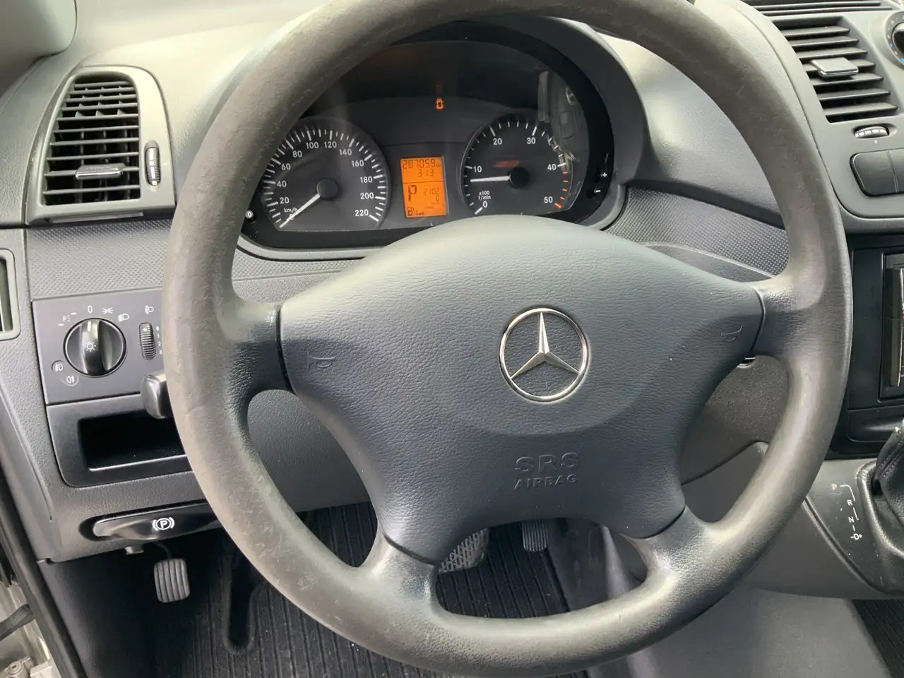 Mercedes-Benz Vito 122 CDI Automaat Koel Auto werkt 100 % 0.gr Airco - Фургон-рефрижератор: фото 4 Mercedes-Benz Vito 122 CDI Automaat Koel Auto werkt 100 % 0.gr Airco - Фургон-рефрижератор: фото 4