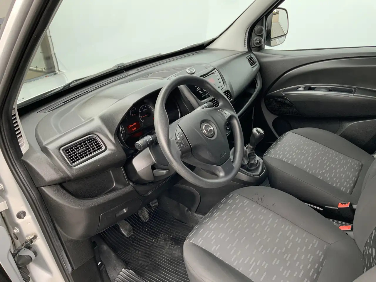 Opel Combo 1.3 CDTi L1H1 Edition Airco Euro 6 - Легковой фургон: фото 5 Opel Combo 1.3 CDTi L1H1 Edition Airco Euro 6 - Легковой фургон: фото 5