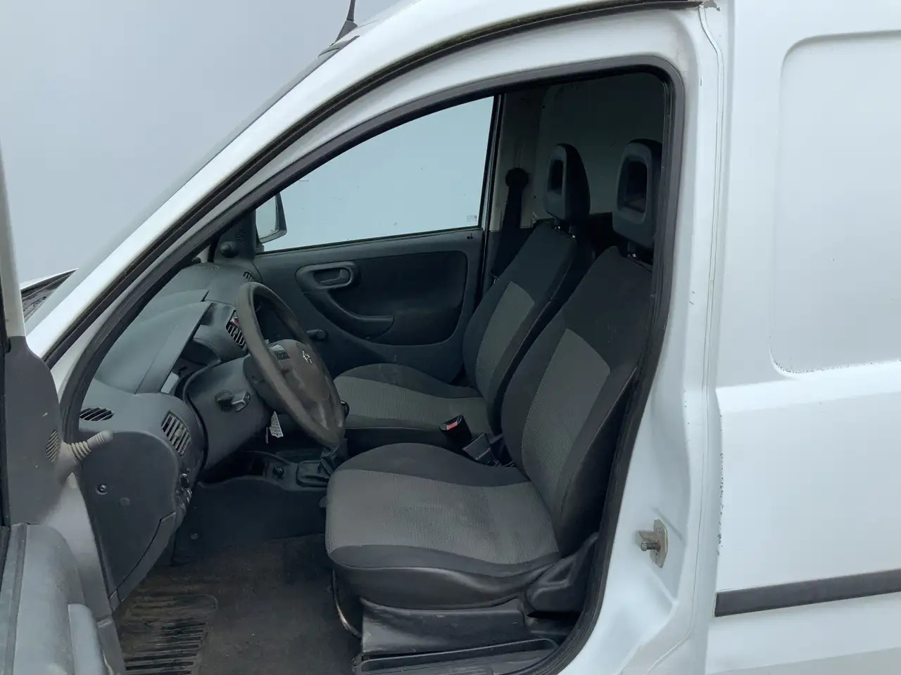 Opel Combo 1.3 CDTi Selection Trekhaak 1000 kg Euro 5 - Легковой фургон: фото 4 Opel Combo 1.3 CDTi Selection Trekhaak 1000 kg Euro 5 - Легковой фургон: фото 4