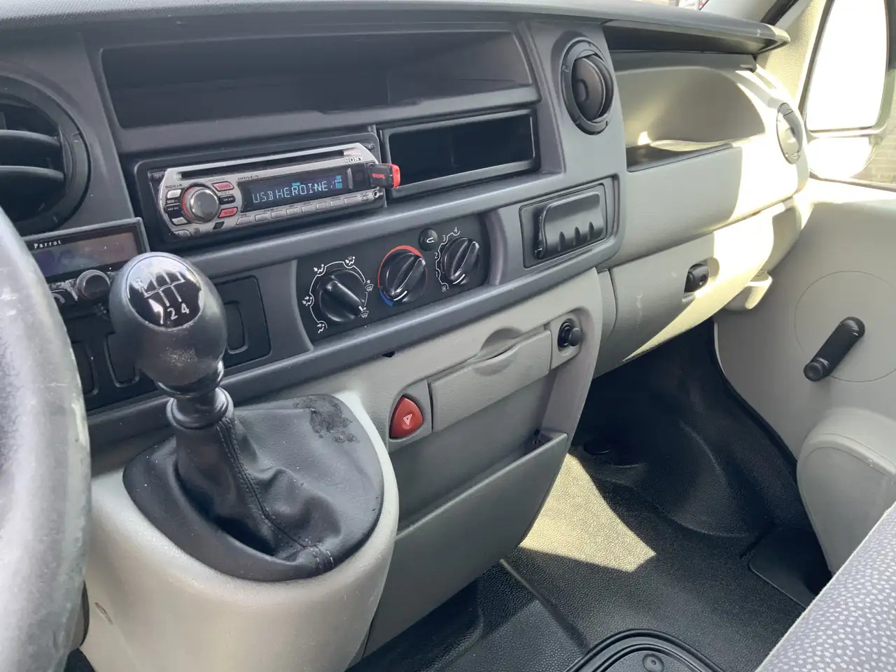 Opel Movano 1.9 CDTi L1H1(Koppeling Defect) 3 Zits Trekhaak 20 - Легковой фургон: фото 4 Opel Movano 1.9 CDTi L1H1(Koppeling Defect) 3 Zits Trekhaak 20 - Легковой фургон: фото 4