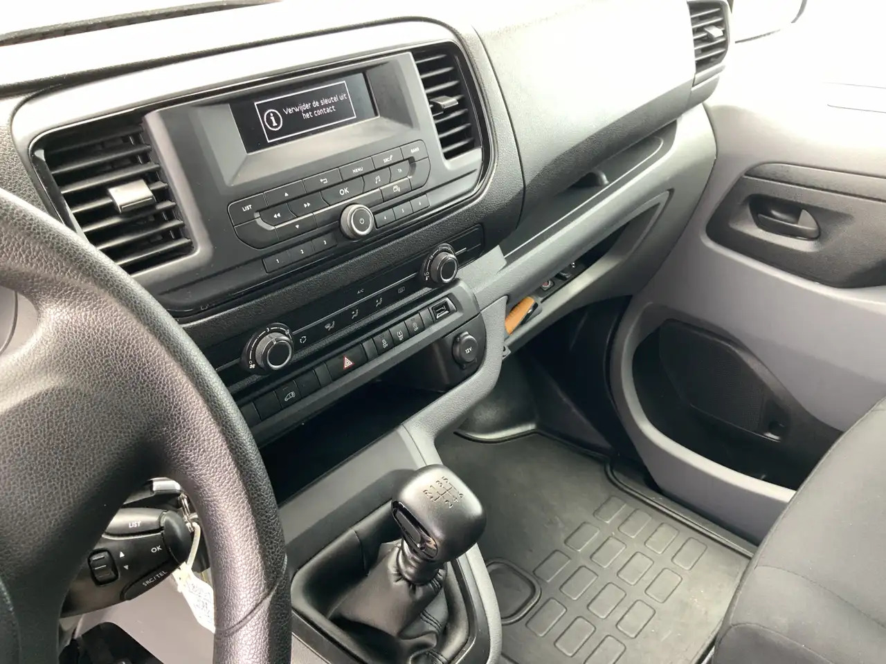 Цельнометаллический фургон Peugeot Expert 227C 2.0 BlueHDI 150 Premium Pack Airco Cruise Cam: фото 7