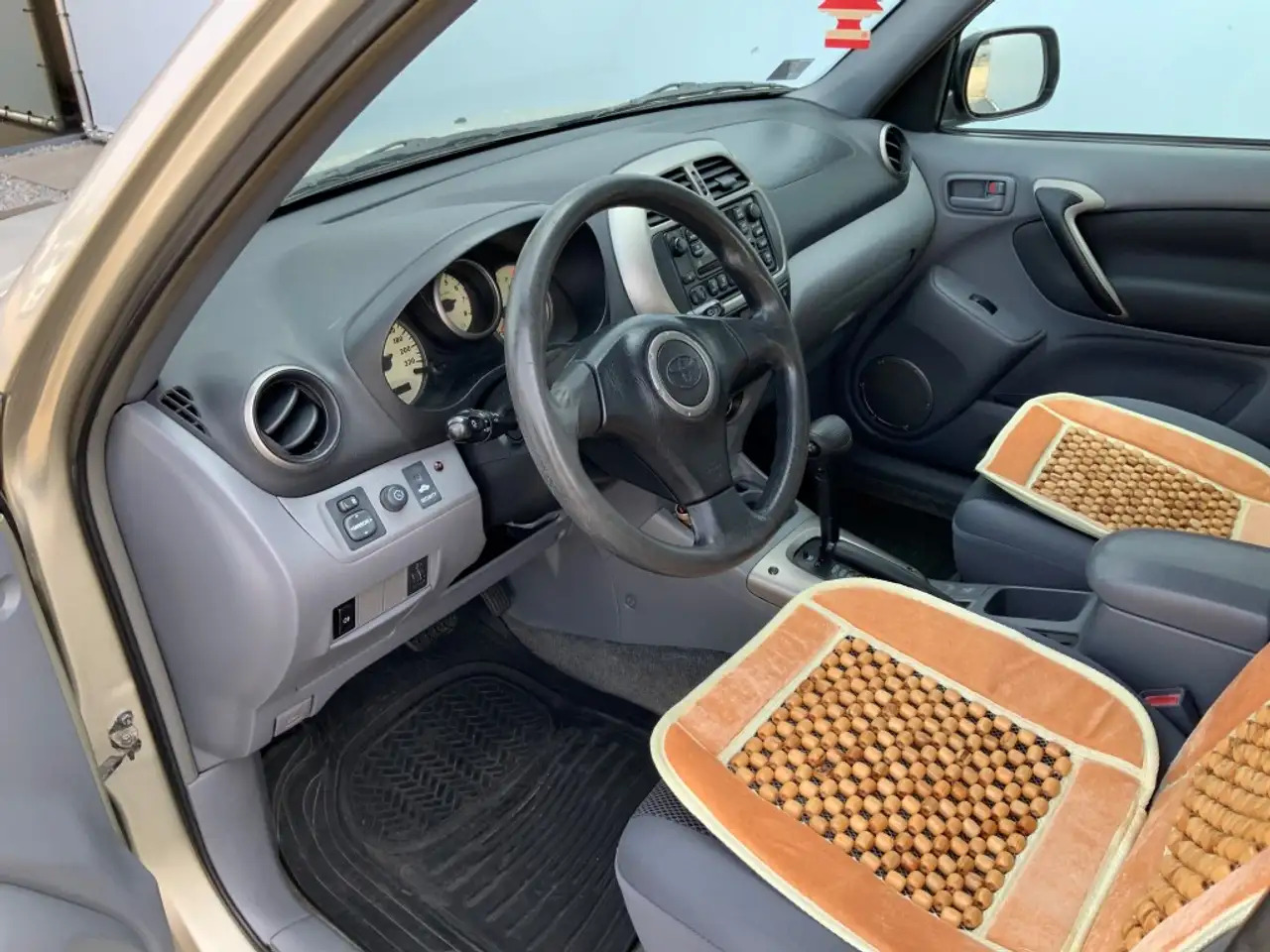 Toyota RAV 4 EXPORT FIXPRICE !!!! 4X4 Airco Cruise Automaat Alu - Внедорожник: фото 5 Toyota RAV 4 EXPORT FIXPRICE !!!! 4X4 Airco Cruise Automaat Alu - Внедорожник: фото 5