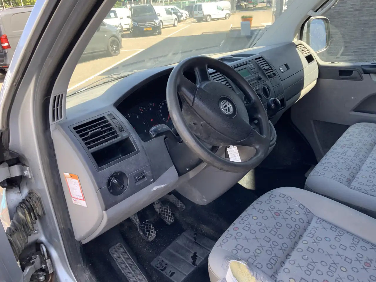 Volkswagen T5 Transporter 1.9 TDI 340 MHD (Versnellingsbak Defekt !!)Airco 3 - Цельнометаллический фургон: фото 3 Volkswagen T5 Transporter 1.9 TDI 340 MHD (Versnellingsbak Defekt !!)Airco 3 - Цельнометаллический фургон: фото 3