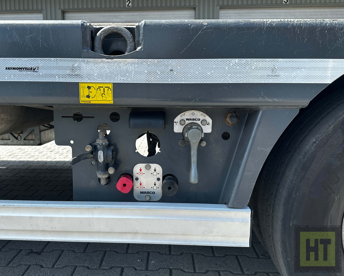 Faymonville 3-Achs-Semi mit hydr. Ladeboden und hydr. Rampen mit Holzbelag - Низкорамный полуприцеп: фото 5 Faymonville 3-Achs-Semi mit hydr. Ladeboden und hydr. Rampen mit Holzbelag - Низкорамный полуприцеп: фото 5