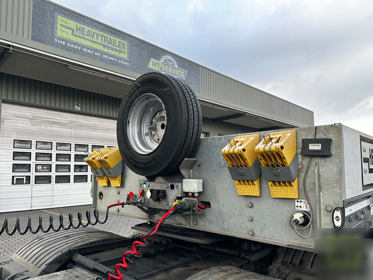 Faymonville MAX Trailer 3-Achs-Tiefbett mit Pendelachsen - Низкорамный полуприцеп: фото 2 Faymonville MAX Trailer 3-Achs-Tiefbett mit Pendelachsen - Низкорамный полуприцеп: фото 2