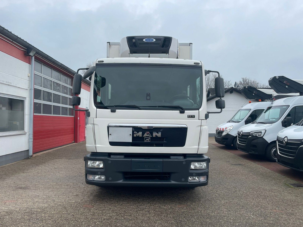 MAN TGL 10.220 EEV Doka Tiefkühlkoffer Ladebordwand - Грузовик с закрытым кузовом: фото 2 MAN TGL 10.220 EEV Doka Tiefkühlkoffer Ladebordwand - Грузовик с закрытым кузовом: фото 2