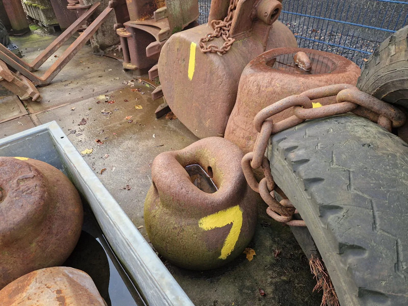 Diversen stalen sloopkogels / beulen - Гидроножницы для Строительной техники: фото 2 Diversen stalen sloopkogels / beulen - Гидроножницы для Строительной техники: фото 2