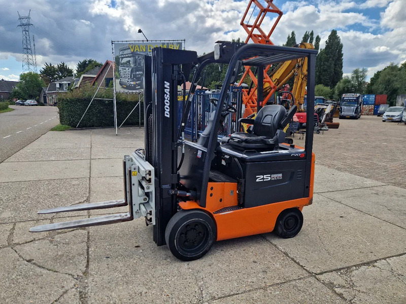 Doosan BC25-S-5 2500kg elektrisch ALS NIEUW! - Электропогрузчик: фото 1 Doosan BC25-S-5 2500kg elektrisch ALS NIEUW! - Электропогрузчик: фото 1