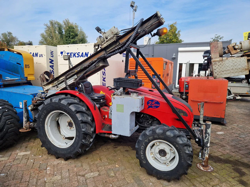 Onbekend Valpadana 1550 4x4 drilling tractor - Буровая машина: фото 2 Onbekend Valpadana 1550 4x4 drilling tractor - Буровая машина: фото 2