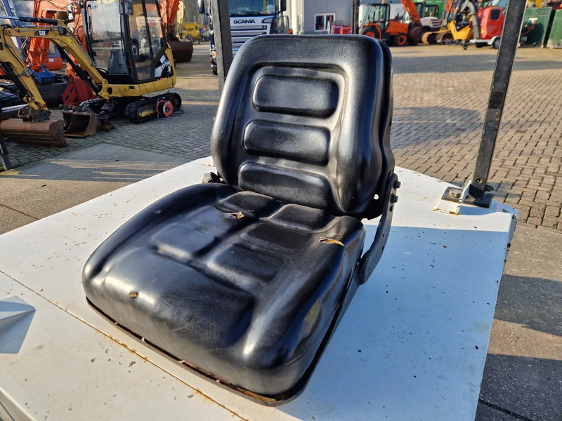 Yale 4.5 ton elektrisch triplomast - Электропогрузчик: фото 5 Yale 4.5 ton elektrisch triplomast - Электропогрузчик: фото 5