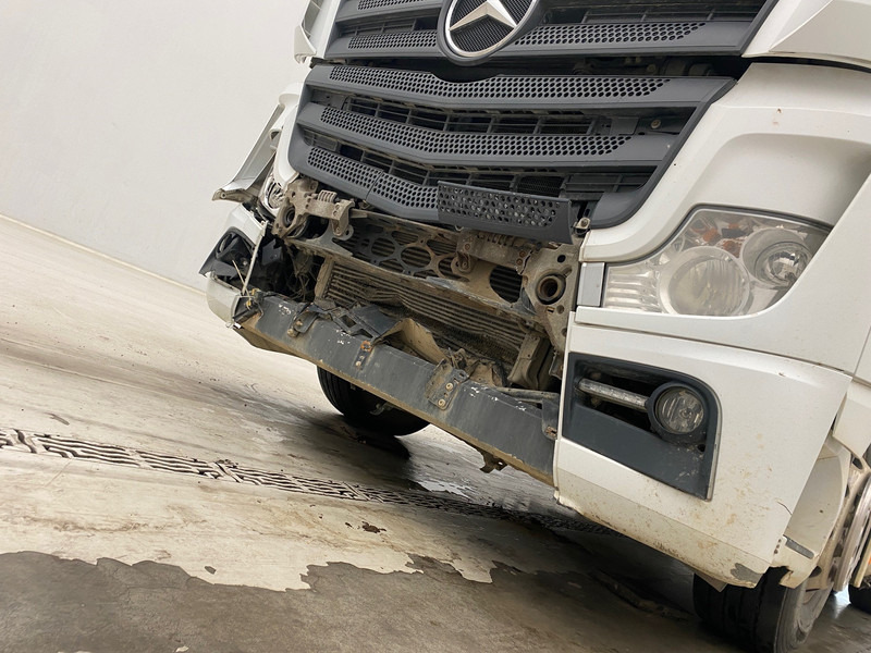 Тягач Mercedes-Benz Actros 1843: фото 16