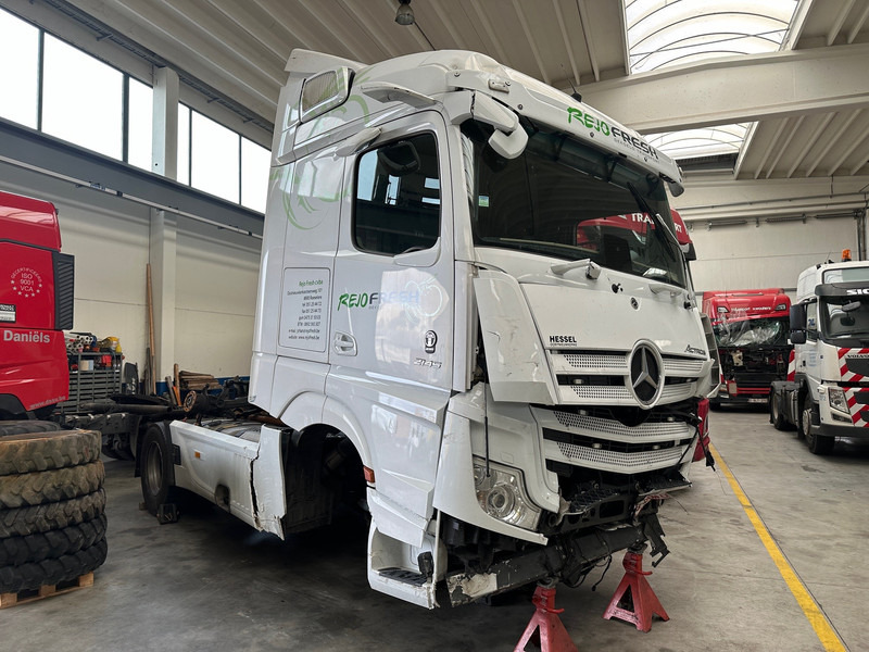 Mercedes-Benz Actros 2145 - Тягач: фото 2 Mercedes-Benz Actros 2145 - Тягач: фото 2