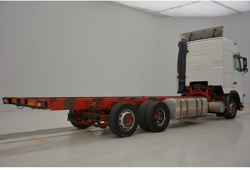 Volvo FH12.380 - 6x2 Globetrotter - Грузовик-шасси: фото 4 Volvo FH12.380 - 6x2 Globetrotter - Грузовик-шасси: фото 4