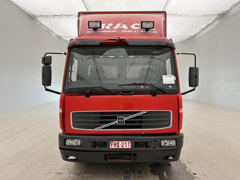 Volvo FL 220 - Грузовик с закрытым кузовом: фото 2 Volvo FL 220 - Грузовик с закрытым кузовом: фото 2