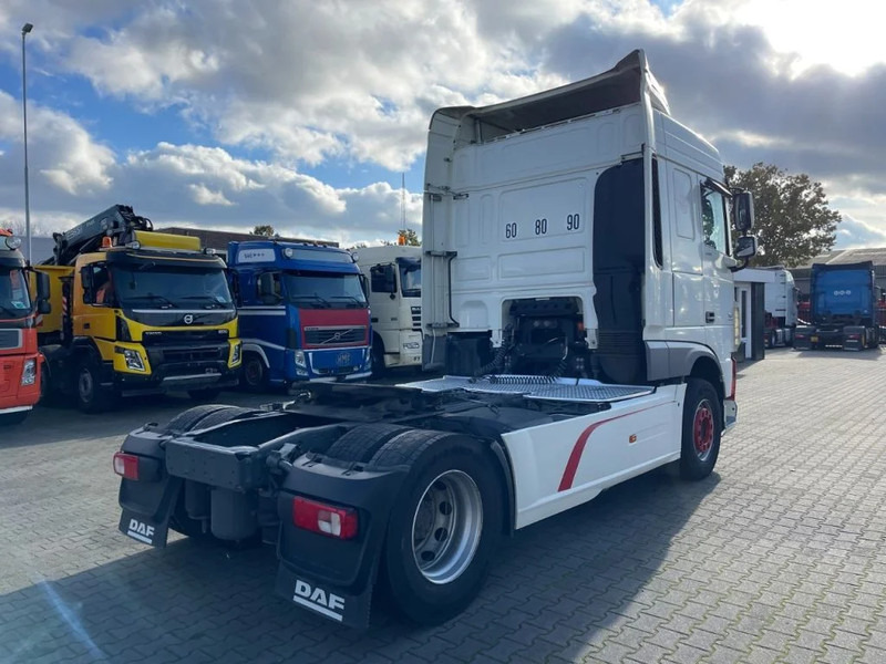 DAF XF 460 Spacecab Euro 6 - Тягач: фото 4 DAF XF 460 Spacecab Euro 6 - Тягач: фото 4