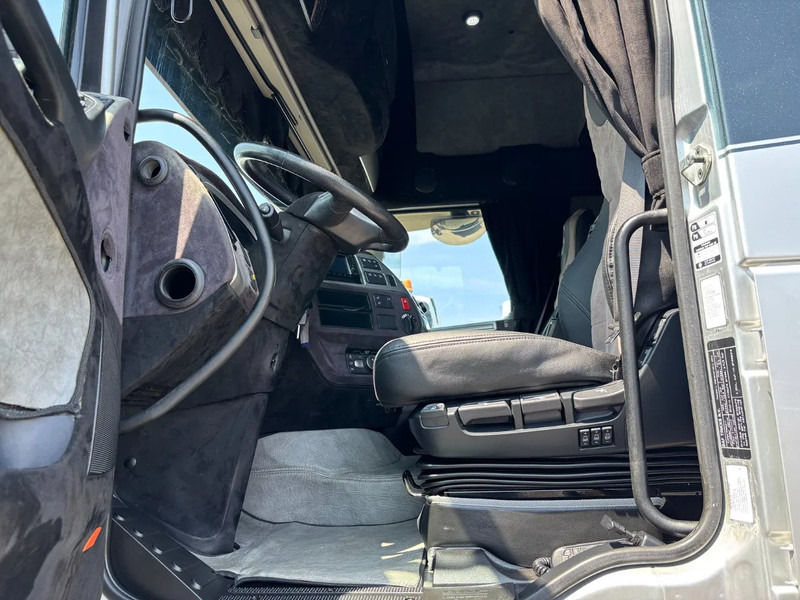DAF XF 530 Super Spacecab Euro 6 Retarder - Тягач: фото 5 DAF XF 530 Super Spacecab Euro 6 Retarder - Тягач: фото 5