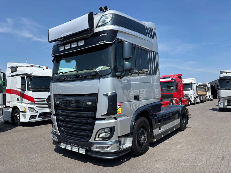DAF XF 530 Super Spacecab Euro 6 Retarder - Тягач: фото 1 DAF XF 530 Super Spacecab Euro 6 Retarder - Тягач: фото 1