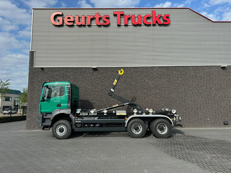 MAN TGS 33.480 6X6 HYVA LIFT 26-55-S HAAKARM / ABROLLKIPPER/ HOOKLIFT (NIEUWE/ NEU/ NEW) - Крюковой мультилифт: фото 1 MAN TGS 33.480 6X6 HYVA LIFT 26-55-S HAAKARM / ABROLLKIPPER/ HOOKLIFT (NIEUWE/ NEU/ NEW) - Крюковой мультилифт: фото 1