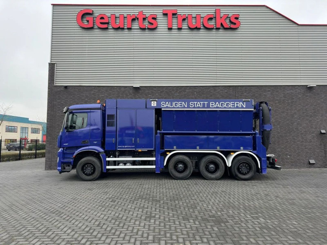 Mercedes-Benz Arocs 3251 8X4 RSP ESE 6 RD 8000 SAUGBAGGER/SUCT - Ассенизатор: фото 1 Mercedes-Benz Arocs 3251 8X4 RSP ESE 6 RD 8000 SAUGBAGGER/SUCT - Ассенизатор: фото 1