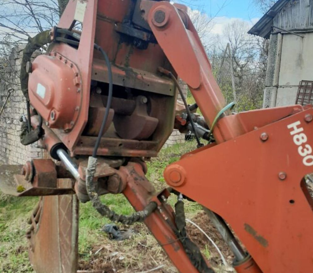 DITCH WITCH 8020 - Траншеекопатель: фото 3 DITCH WITCH 8020 - Траншеекопатель: фото 3