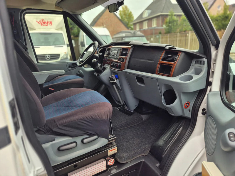 Camper ROLLER TEAM AUTOROLLER 595 P.... trekhaak,eerste eigenaar. - Полуинтегрированный автодом: фото 4 Camper ROLLER TEAM AUTOROLLER 595 P.... trekhaak,eerste eigenaar. - Полуинтегрированный автодом: фото 4