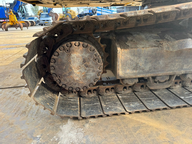 Гусеничный экскаватор Komatsu PC240LC-10: фото 15 Гусеничный экскаватор Komatsu PC240LC-10: фото 15