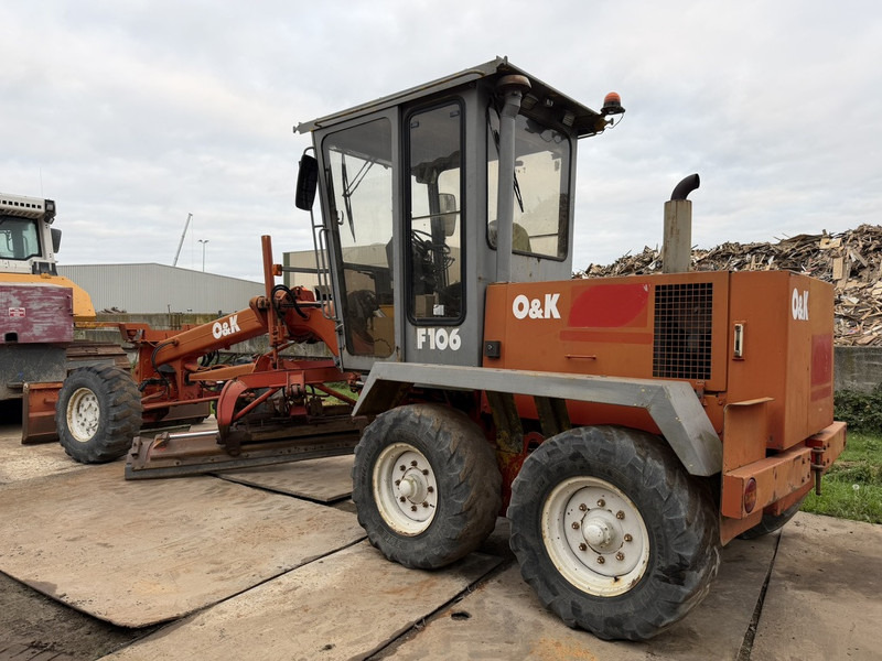 O & K F106A Motor Grader 6x6 - Грейдер: фото 1 O & K F106A Motor Grader 6x6 - Грейдер: фото 1