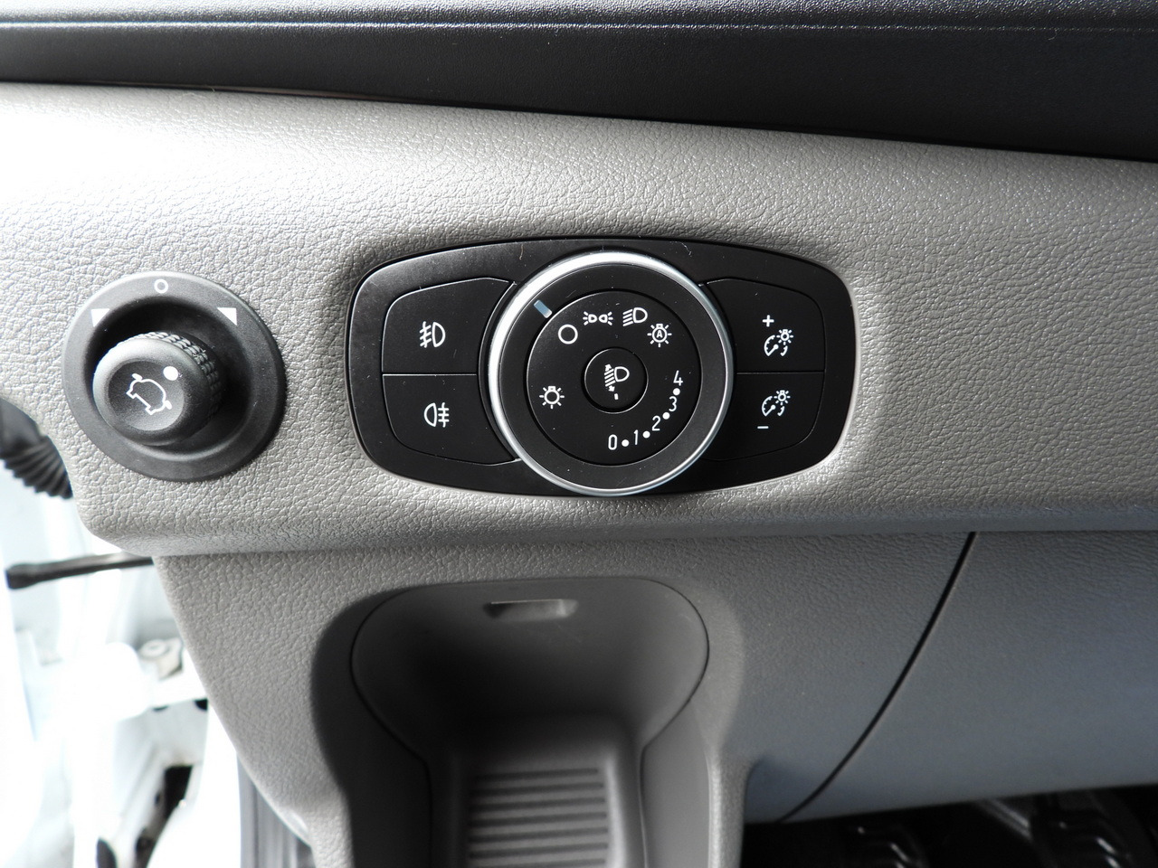 FORD TRANSIT BOX 8 PALLETS CRUISE CONTROL AIR CONDITIONING  130HP в лизинг FORD TRANSIT BOX 8 PALLETS CRUISE CONTROL AIR CONDITIONING  130HP: фото 27