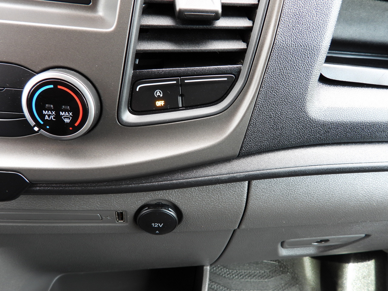 FORD TRANSIT BOX 8 PALLETS CRUISE CONTROL AIR CONDITIONING  130HP в лизинг FORD TRANSIT BOX 8 PALLETS CRUISE CONTROL AIR CONDITIONING  130HP: фото 37