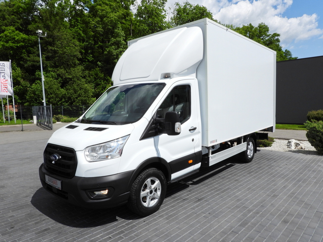 Фургон с закрытым кузовом FORD TRANSIT  BOX LIFT 8 PALLETS CRUISE CONTROL LED LIGHTS AIR CONDITIONING  130HP: фото 6