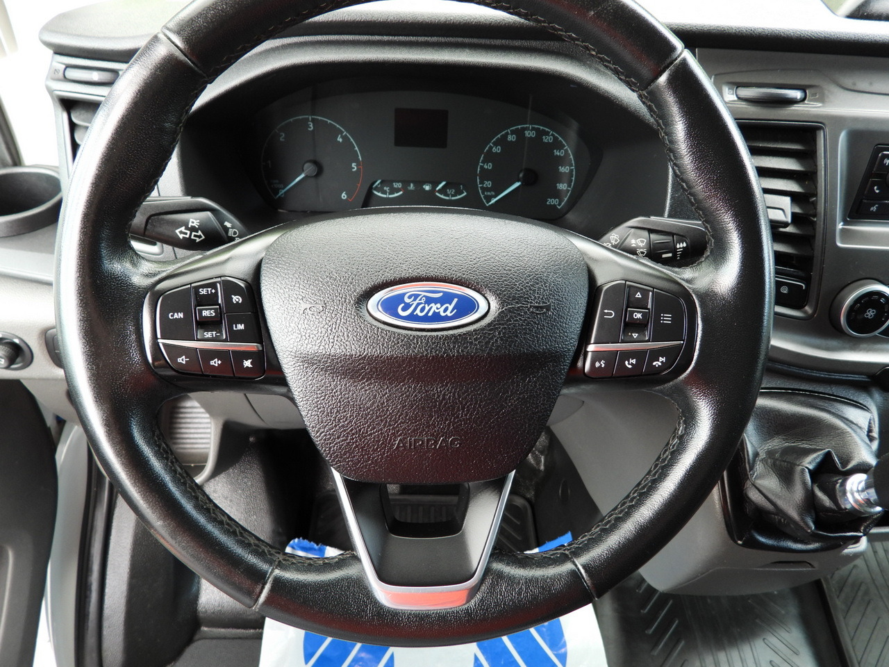 Фургон с закрытым кузовом FORD TRANSIT  BOX LIFT 8 PALLETS CRUISE CONTROL LED LIGHTS AIR CONDITIONING  130HP: фото 39