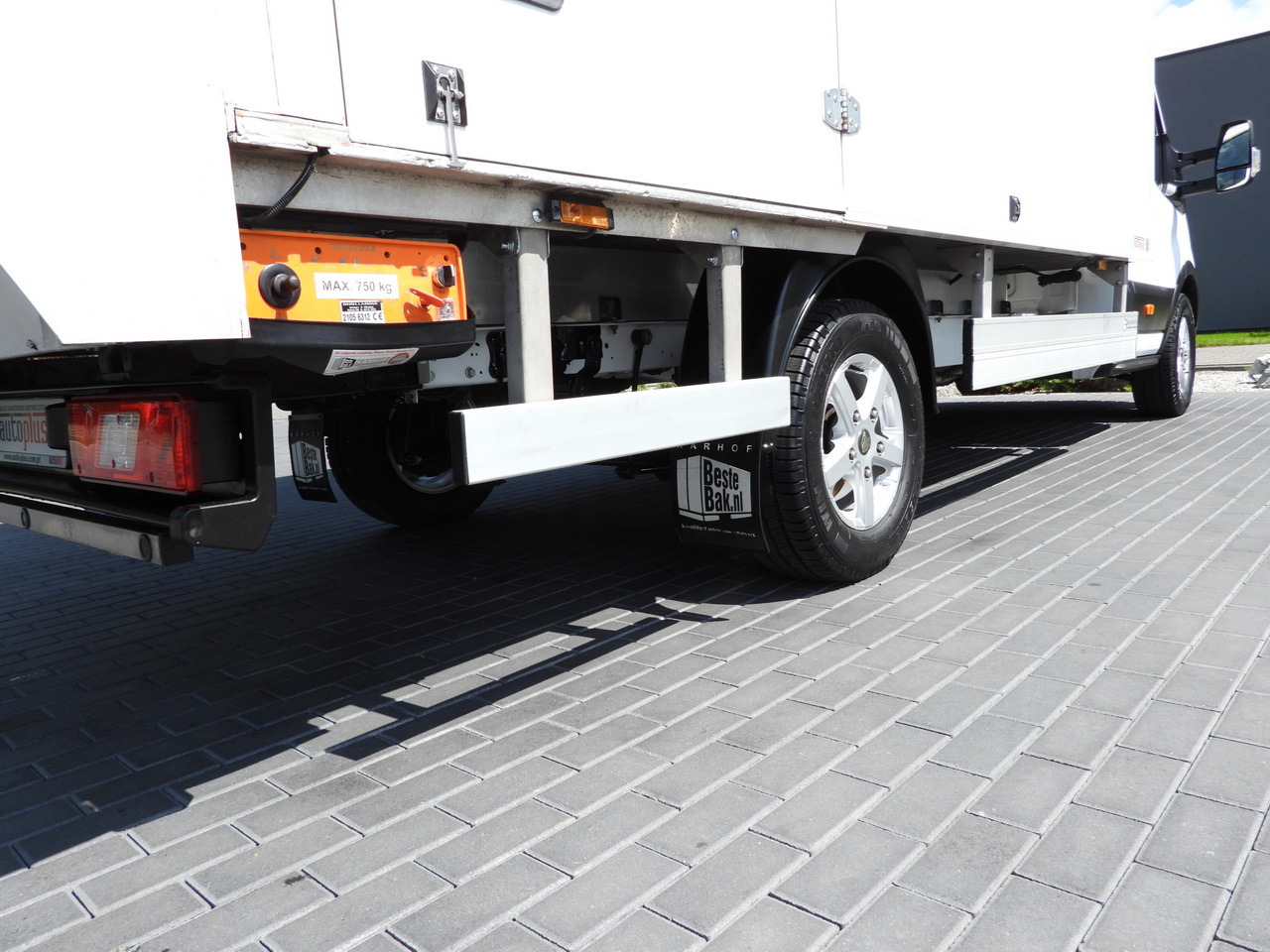 Фургон с закрытым кузовом FORD TRANSIT  BOX LIFT 8 PALLETS CRUISE CONTROL LED LIGHTS AIR CONDITIONING  130HP: фото 17