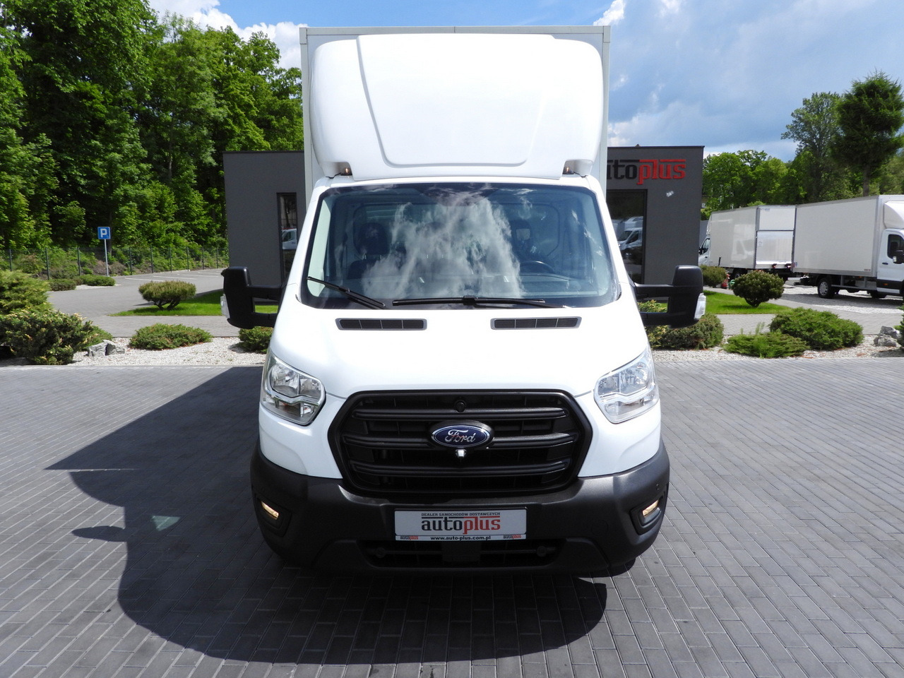 Фургон с закрытым кузовом FORD TRANSIT  BOX LIFT 8 PALLETS CRUISE CONTROL LED LIGHTS AIR CONDITIONING  130HP: фото 5