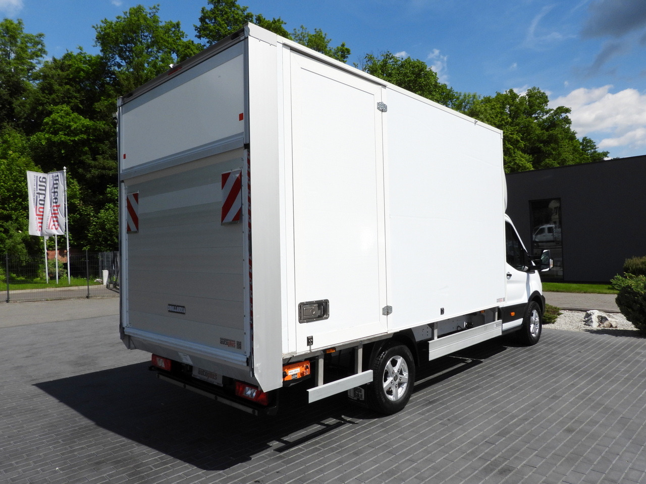 Фургон с закрытым кузовом FORD TRANSIT  BOX LIFT 8 PALLETS CRUISE CONTROL LED LIGHTS AIR CONDITIONING  130HP: фото 14