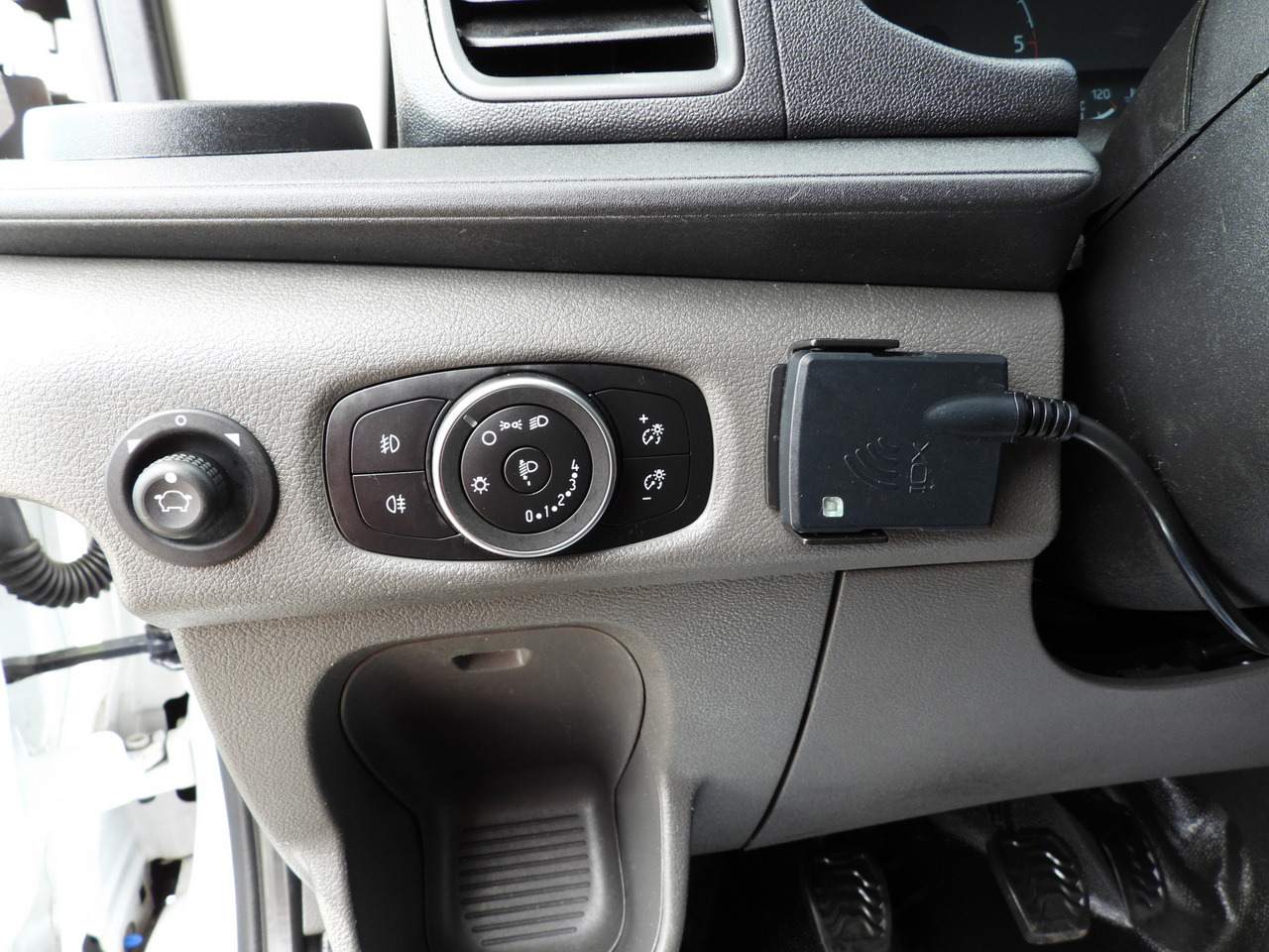 Фургон с закрытым кузовом FORD TRANSIT  BOX LIFT 8 PALLETS CRUISE CONTROL LED LIGHTS AIR CONDITIONING  130HP: фото 37