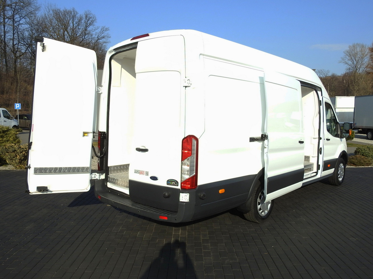 FORD TRANSIT REFRIGERATOR VAN 0°C HEATING FUNCTION CRUISE CONTROL LED LIGHTS AIR CONDITIONING 130HP - Фургон-рефрижератор: фото 3 FORD TRANSIT REFRIGERATOR VAN 0°C HEATING FUNCTION CRUISE CONTROL LED LIGHTS AIR CONDITIONING 130HP - Фургон-рефрижератор: фото 3