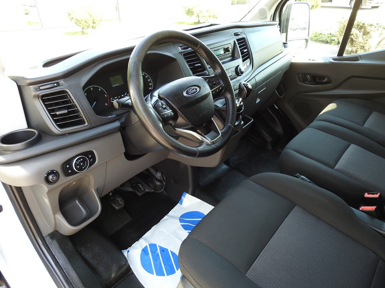 FORD TRANSIT REGRIGERATOR BOX 0*C POWER SUPPLY 230V CRUISE CONTROL AIR CONDITIONING TWIN WHEELS 170HP - Фургон-рефрижератор: фото 2 FORD TRANSIT REGRIGERATOR BOX 0*C POWER SUPPLY 230V CRUISE CONTROL AIR CONDITIONING TWIN WHEELS 170HP - Фургон-рефрижератор: фото 2