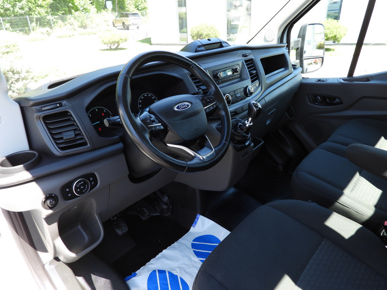 FORD TRANSIT STAKE BODY 10 PALLETS CRUISE CONTROL LED LIGHTS PNEUMATICS AIR CONDITIONING 160HP - Малотоннажный бортовой грузовик: фото 2 FORD TRANSIT STAKE BODY 10 PALLETS CRUISE CONTROL LED LIGHTS PNEUMATICS AIR CONDITIONING 160HP - Малотоннажный бортовой грузовик: фото 2