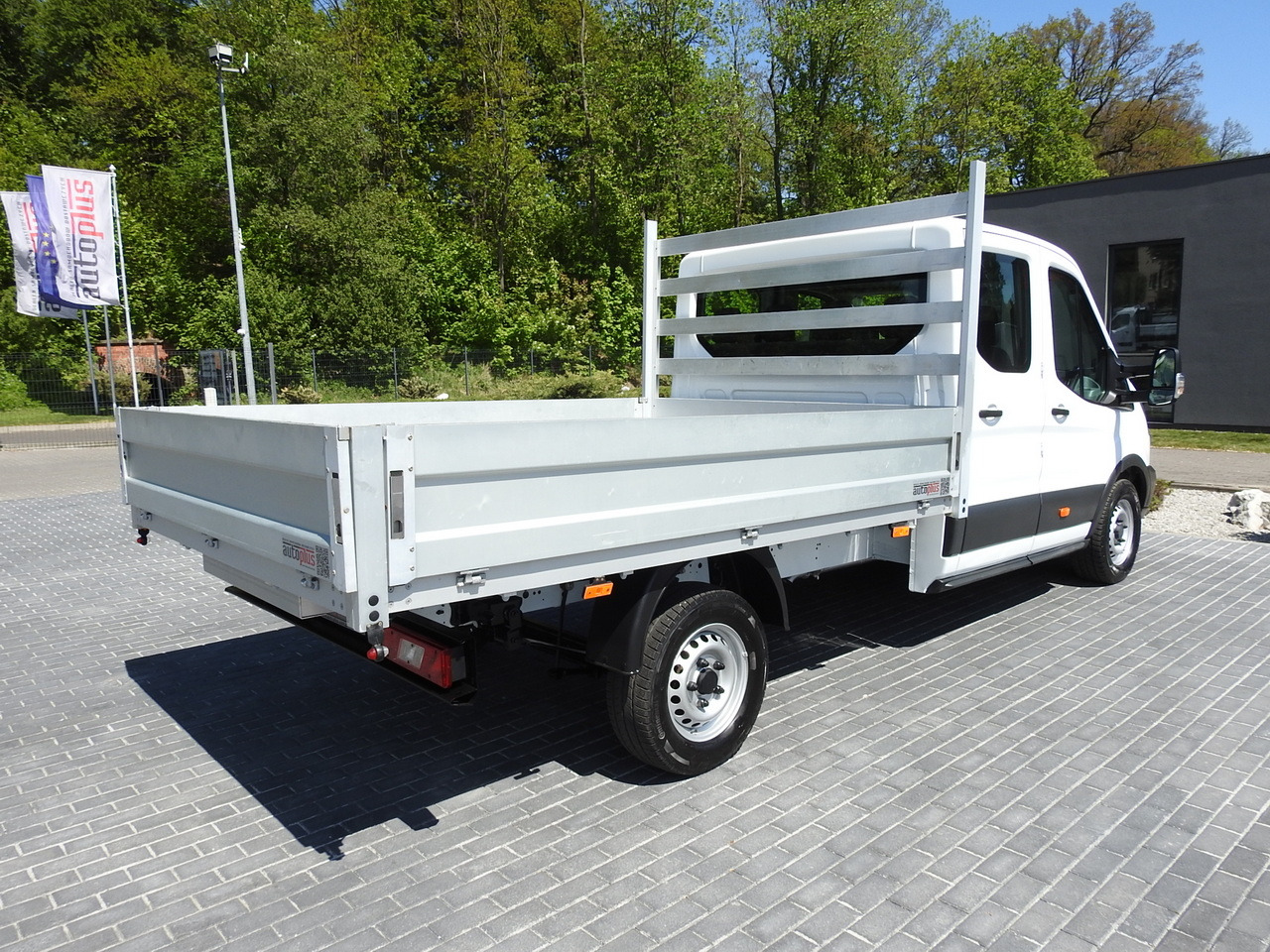 FORD TRANSIT STAKE BODY DOUBLE CABIN DOKA 7 SEATS AIR CONDITIONING 130HP - Малотоннажный бортовой грузовик: фото 3 FORD TRANSIT STAKE BODY DOUBLE CABIN DOKA 7 SEATS AIR CONDITIONING 130HP - Малотоннажный бортовой грузовик: фото 3