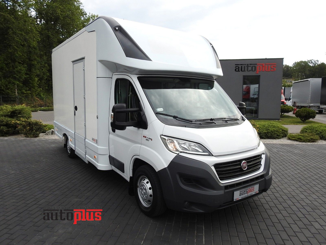 Fiat DUCATO KOFFER 8 PALETTEN KLIMAANLAGE 130PS - Фургон с закрытым кузовом: фото 1 Fiat DUCATO KOFFER 8 PALETTEN KLIMAANLAGE 130PS - Фургон с закрытым кузовом: фото 1